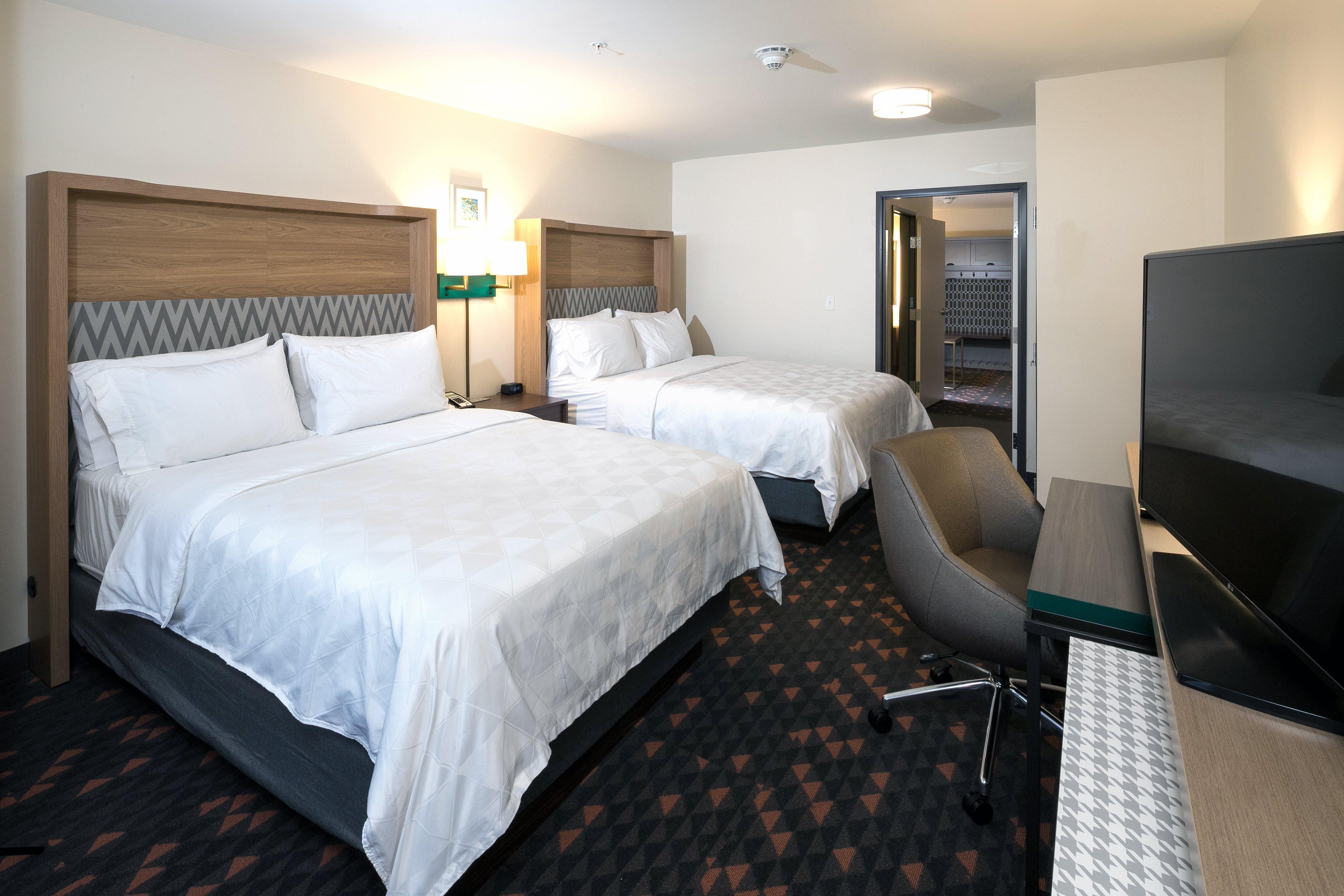 Holiday Inn Hotel & Suites - Mount Pleasant By Ihg Exterior photo