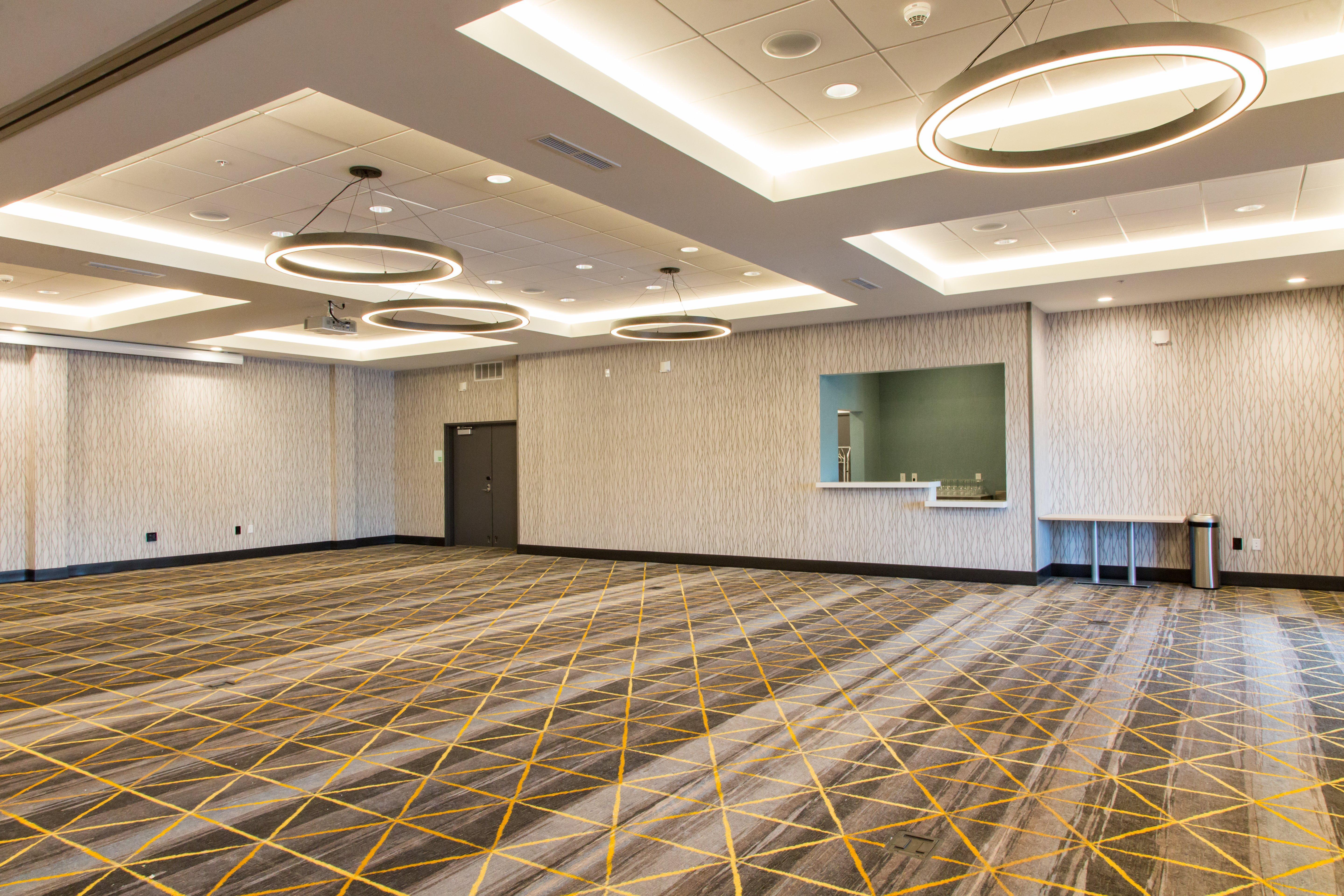 Holiday Inn Hotel & Suites - Mount Pleasant By Ihg Exterior photo